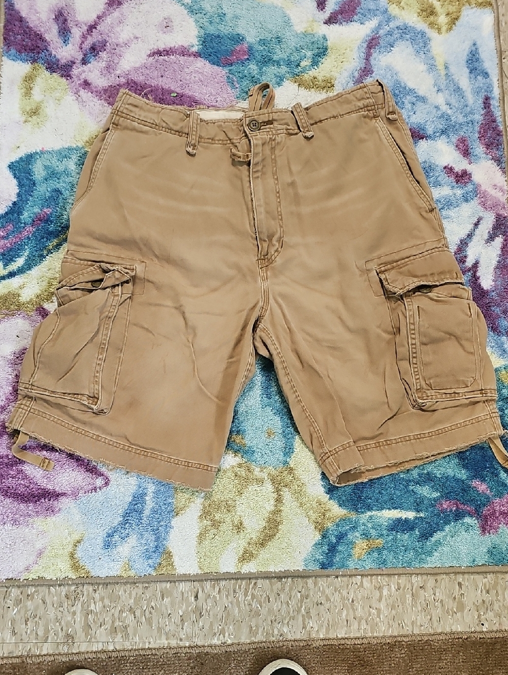 Vintage Abercrombie & Fitch Men's Cargo Shorts in Light Brown Size 33.